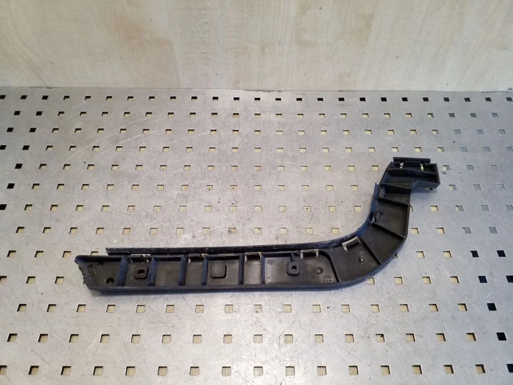 Rear bumper mounting bracket 30763017