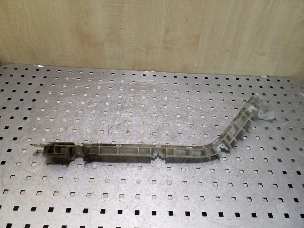 Rear bumper mounting bracket 96448142
