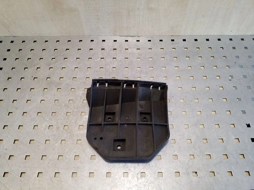Rear bumper mounting bracket 30763019