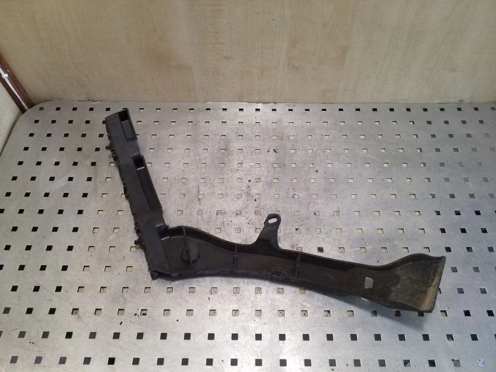 Rear bumper mounting bracket 9683047280