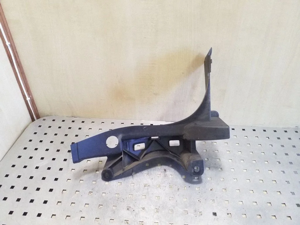 Rear bumper mounting bracket 9685552477