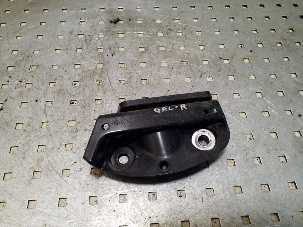 Rear bumper mounting bracket 51127118194