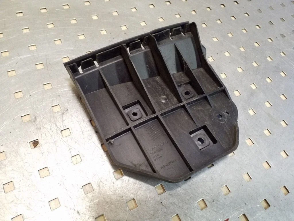 Rear bumper mounting bracket 30763020