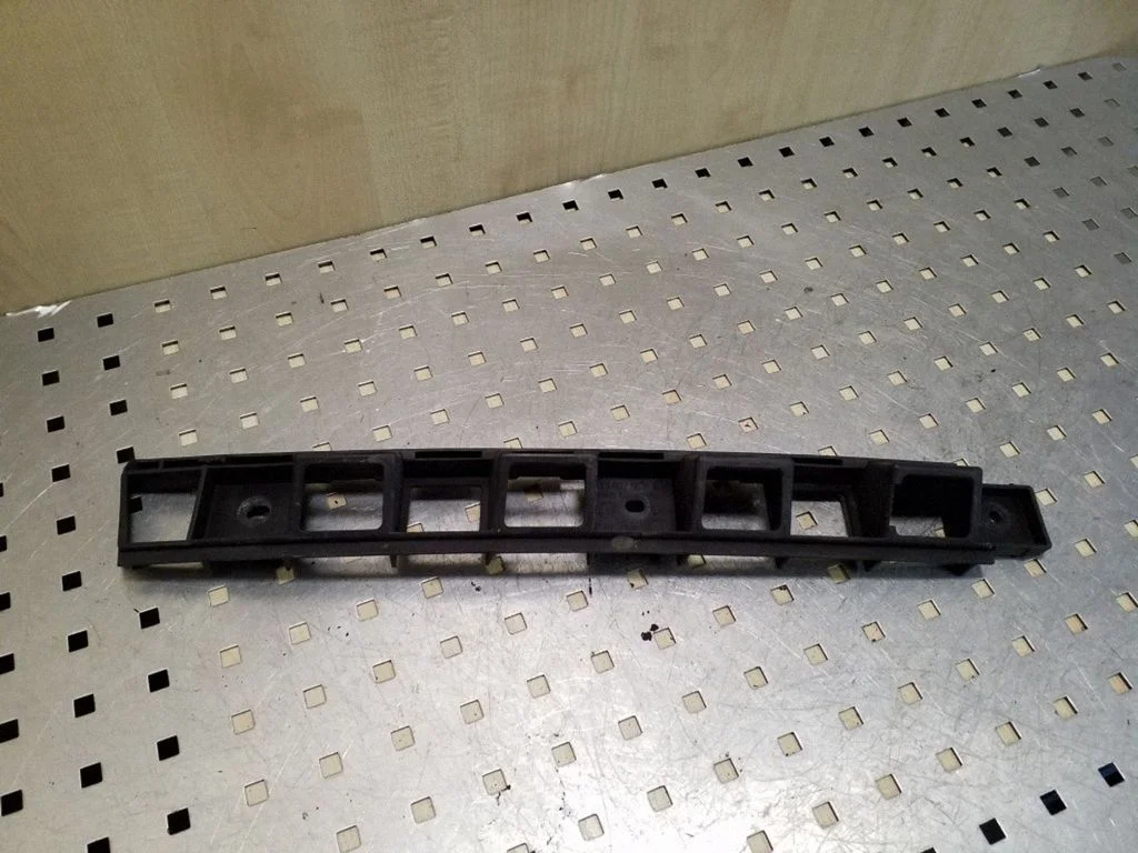 Rear bumper mounting bracket 3T5807863