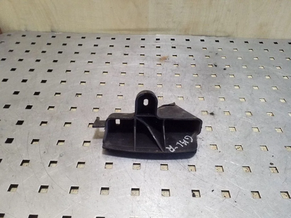 Tagumise kaitseraua kinnitusklamber – Audi A6 Allroad C6 (2006-2011)