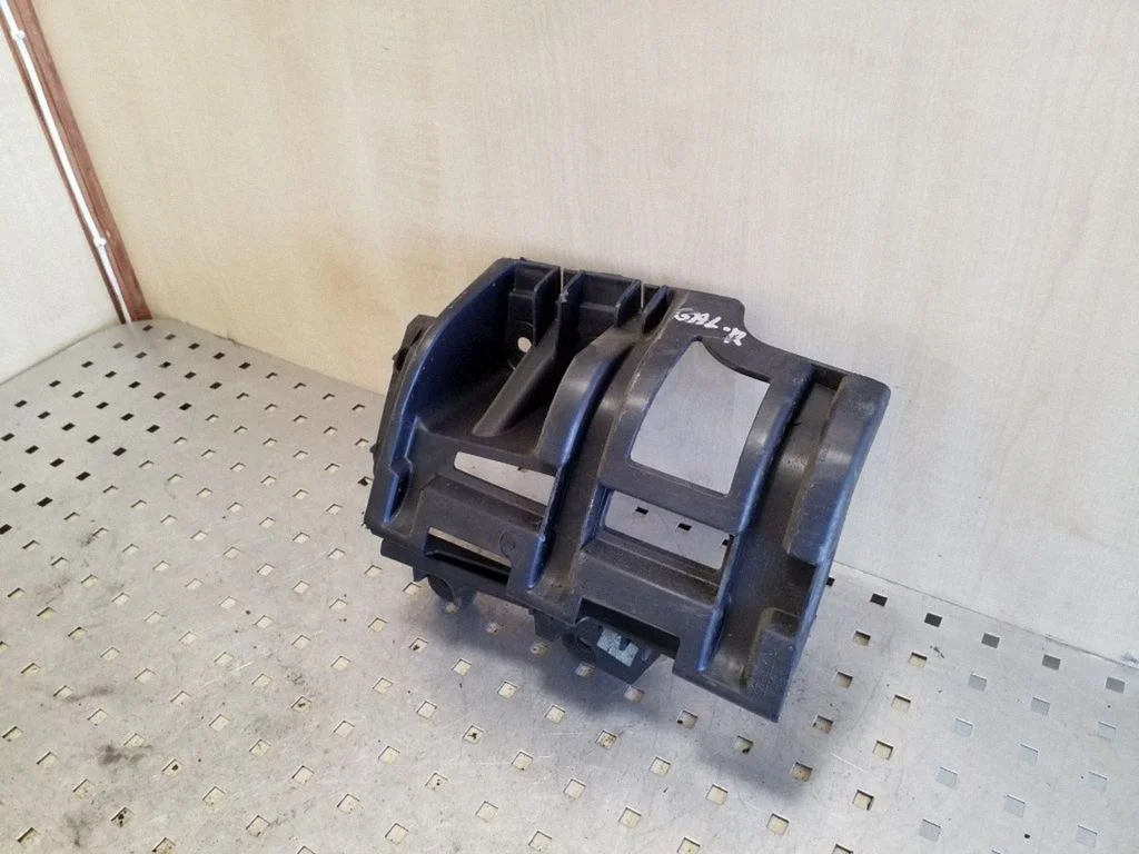 Rear bumper mounting bracket – right