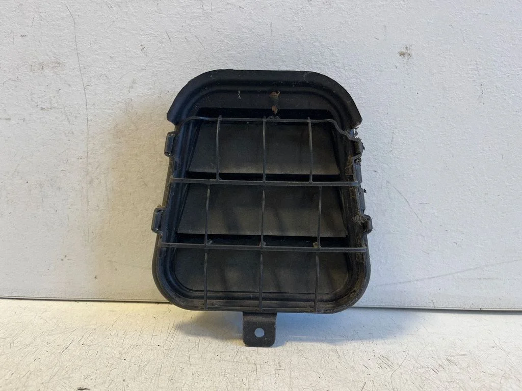 Quarter panel pressure vent 4G9819181C – Audi SQ2 GA (2017-)