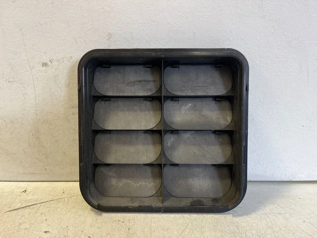 Ventilatsioonirest 4M0819181 – Audi Q7 4M (2015-)
