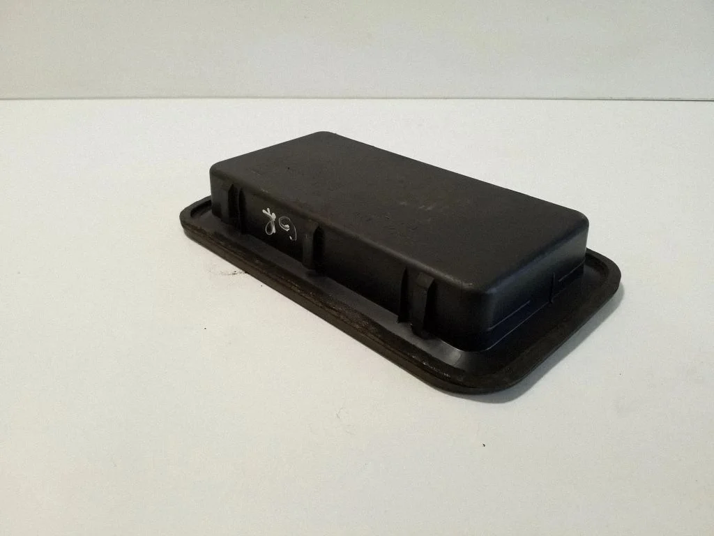 Quarter panel pressure vent – Lexus RX III (2008-2015)