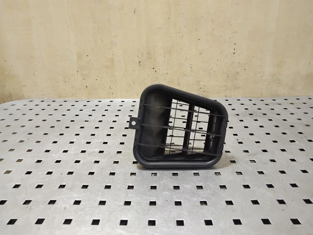 Ventilācijas režģis 4B0819181B