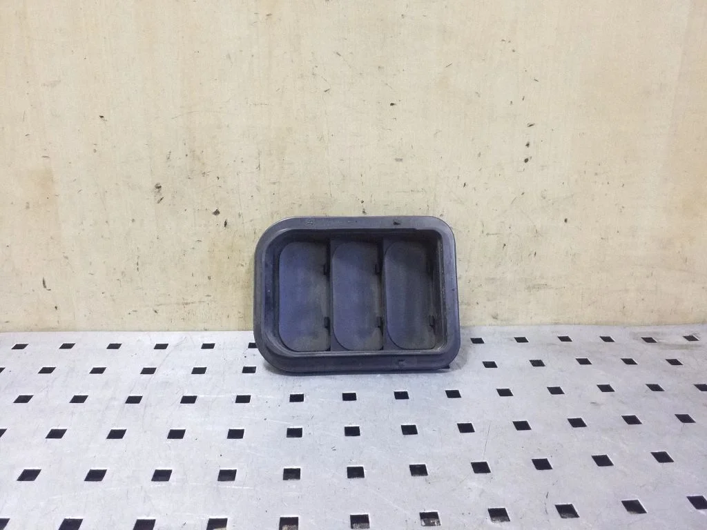 Ventilatsioonirest 3T0819465