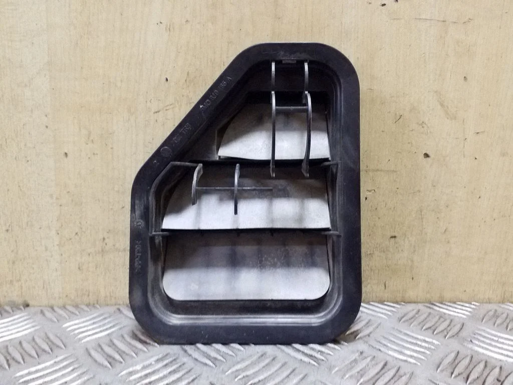 Ventilatsioonirest – Volkswagen Tiguan (2007-2016)