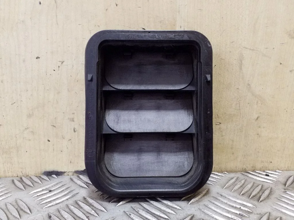 Quarter panel pressure vent – Skoda Superb B6 (3T) (2008-2015)