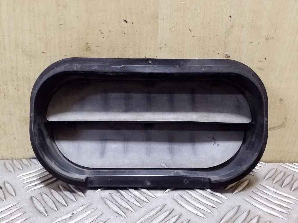 Ventilatsioonirest 6R0819465