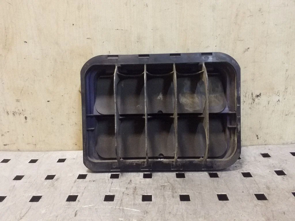 Ventilatsioonirest 9675506980