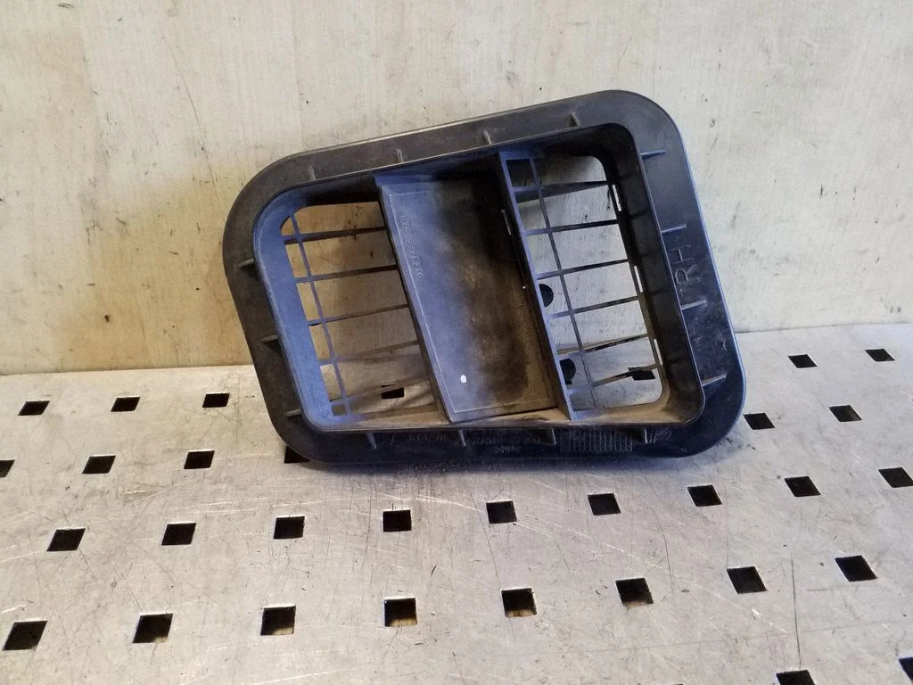 Ventilācijas režģis 975102F200