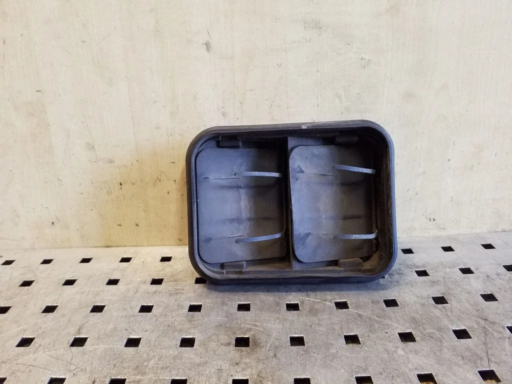 Ventilatsioonirest – Nissan Qashqai+2 (2008-2010)