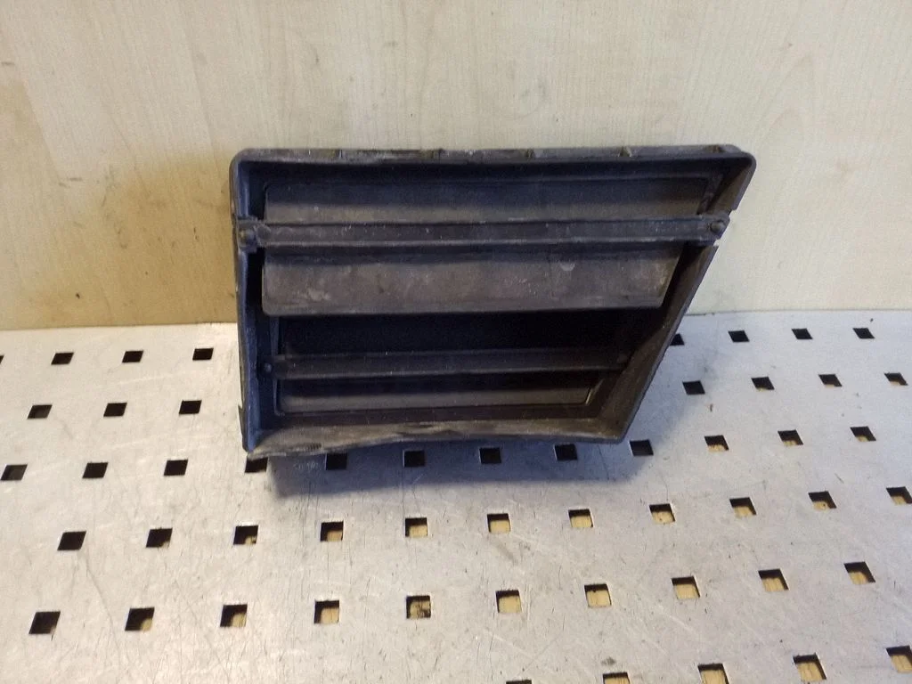 Ventilatsioonirest – KIA Sorento (2002-2009)