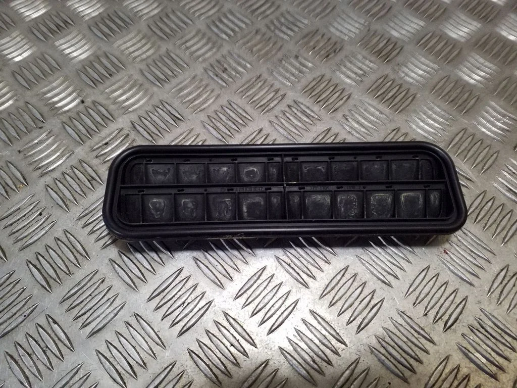 Ventilatsioonirest – Mercedes-Benz CLS-klass C219 (2003-2011)