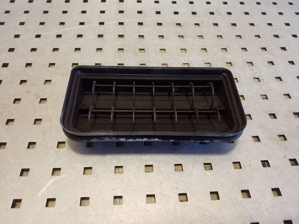 Ventilatsioonirest 3C0819465