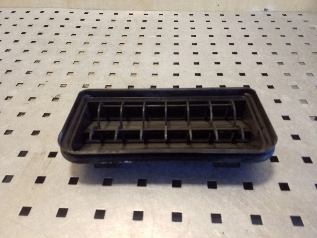 Ventilatsioonirest 3C0819465