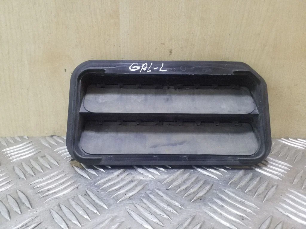 Ventilatsioonirest – tagumine vasak
