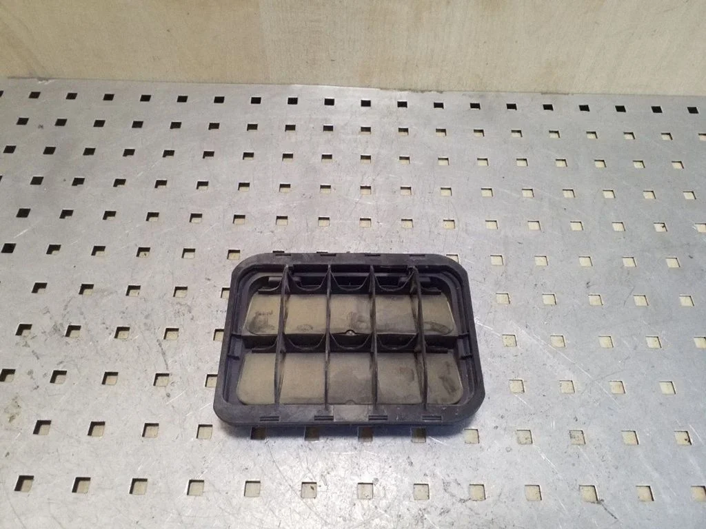 Ventilatsioonirest 9675506980