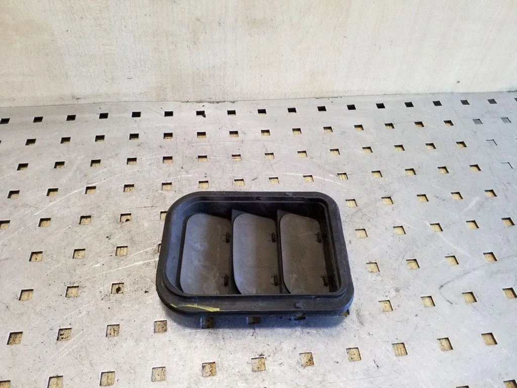 Ventilatsioonirest 3T0819465