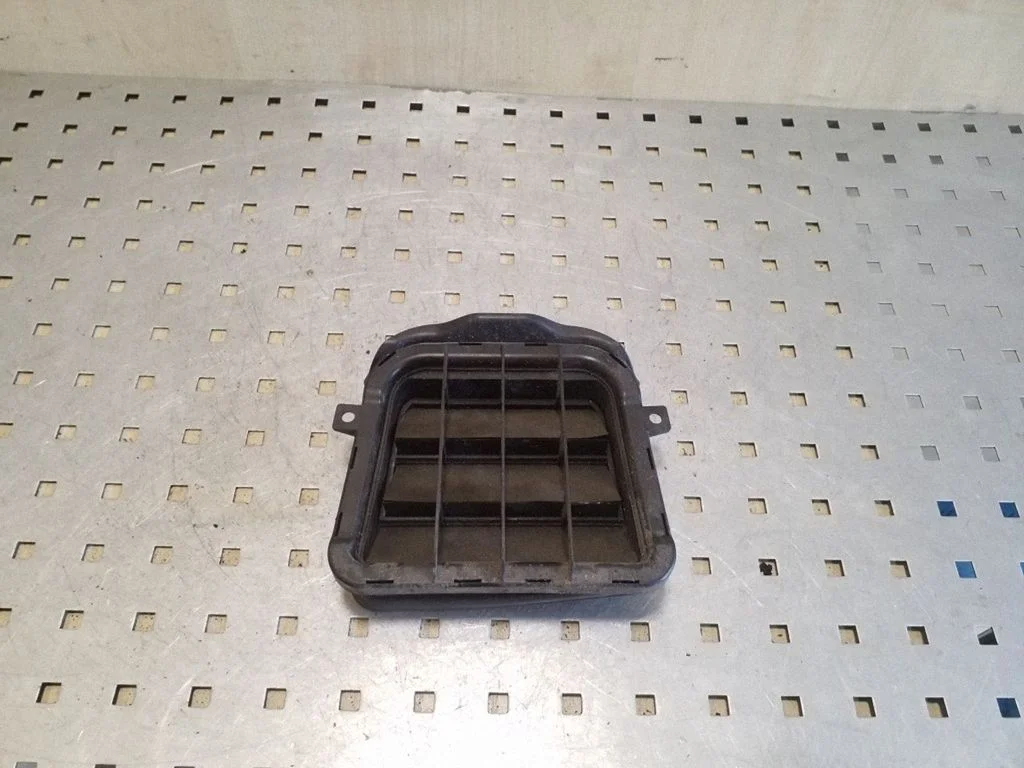 Ventilatsioonirest – Audi A5 Sportback 8TA (2009-2016)