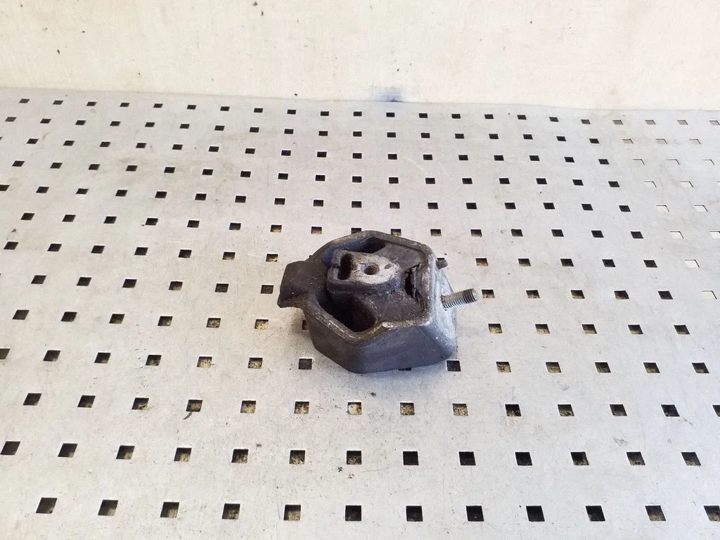 Gearbox mount 4A0399151D