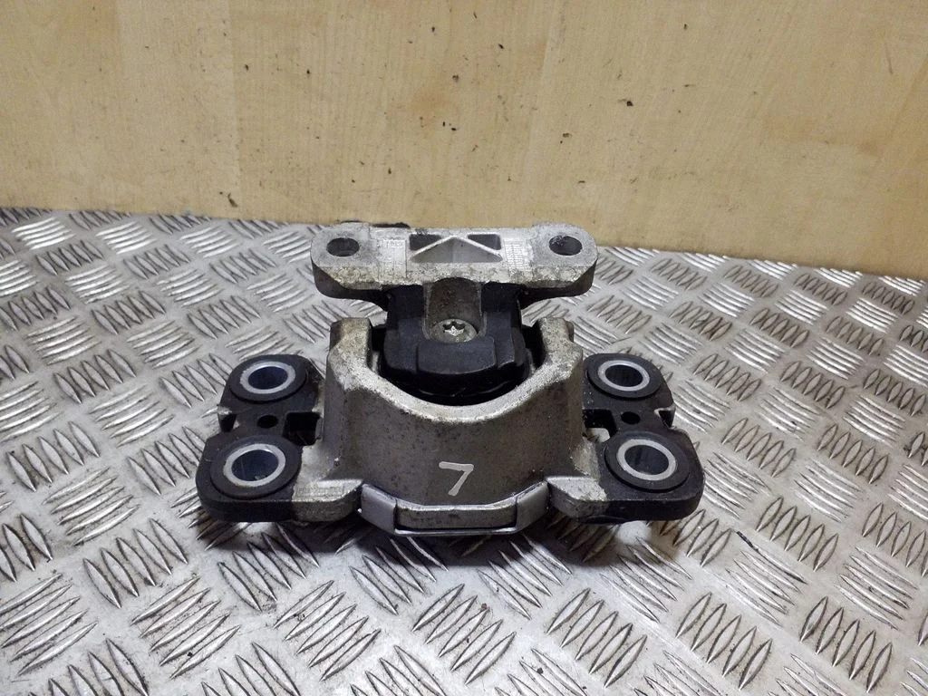Gearbox mount – Volvo XC70 (2008-2013)