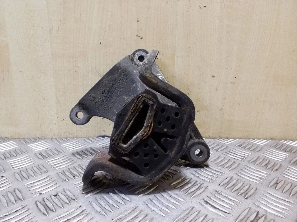 Käigukasti padi 7H0399151H