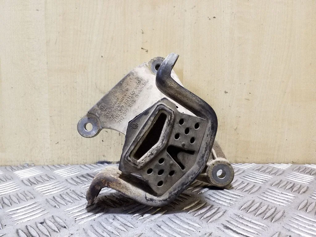 Käigukasti padi 7H0399151H