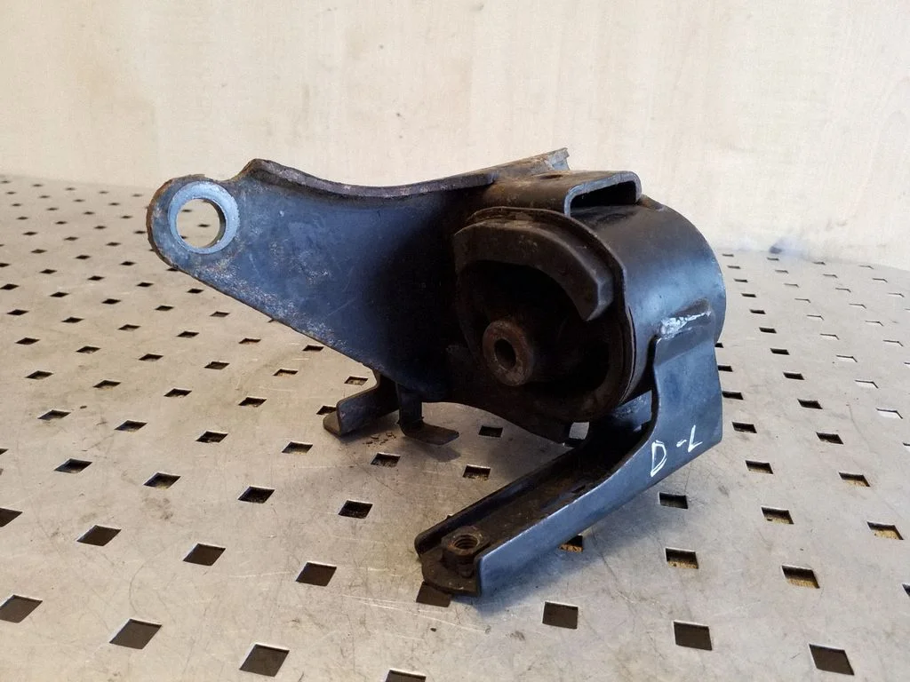 Gearbox mount – Toyota RAV 4 (XA20) (2000-2005)