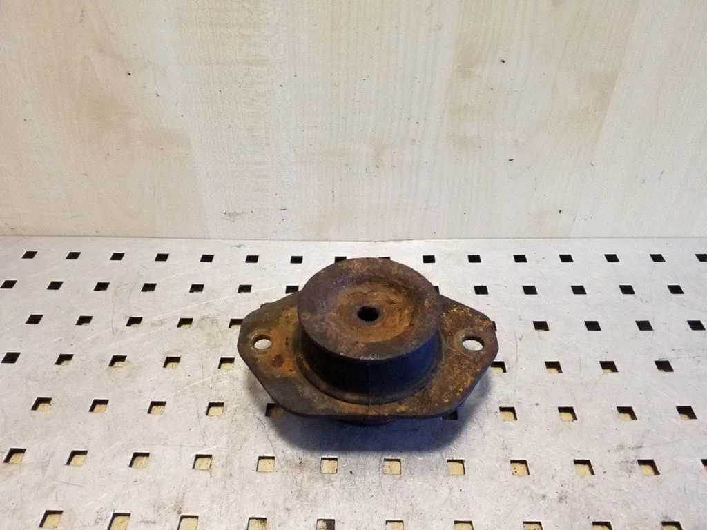 Gearbox mount 8200065989