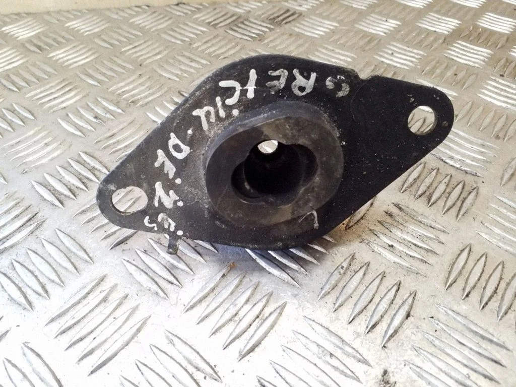 Gearbox mount 8200000017