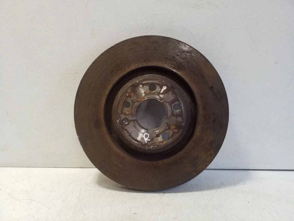 Front brake disc – right