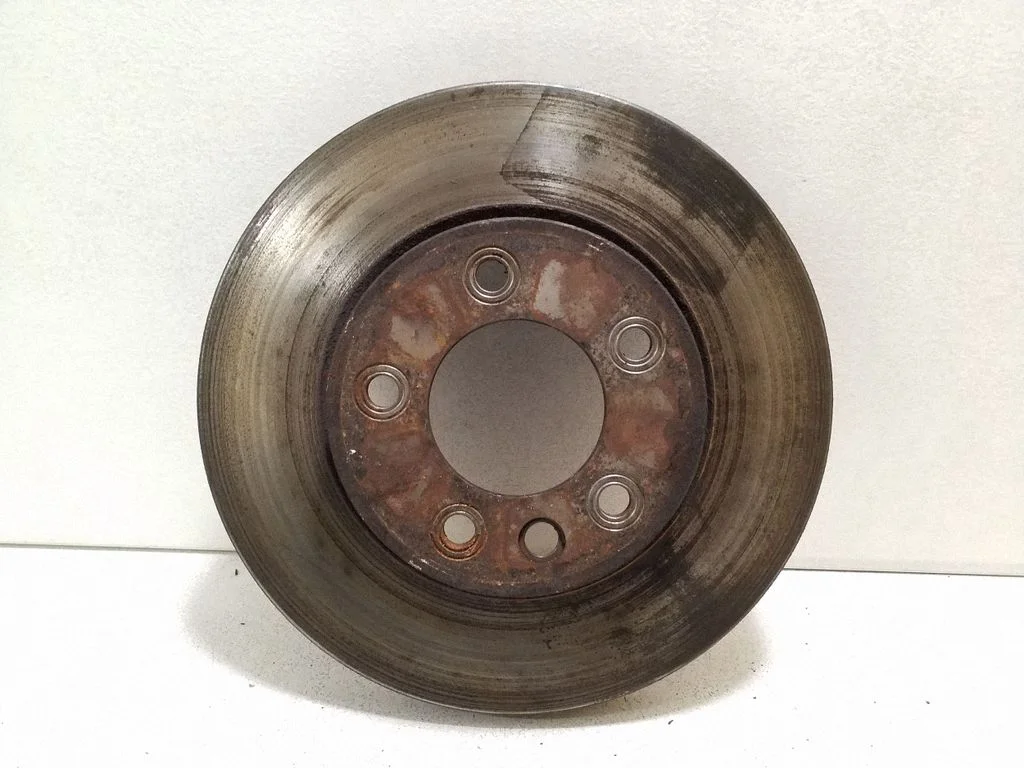 Priekšējais bremžu disks – labā