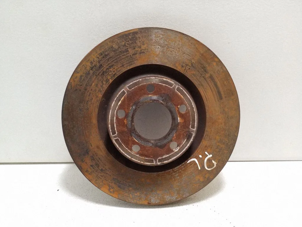 Front brake disc – left