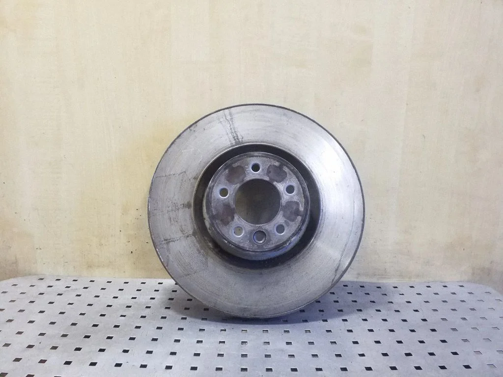 Front brake disc – right