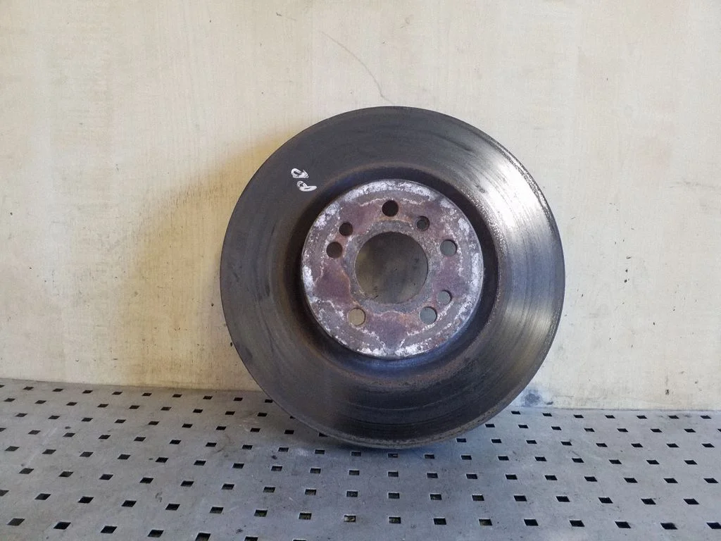 Front brake disc – right