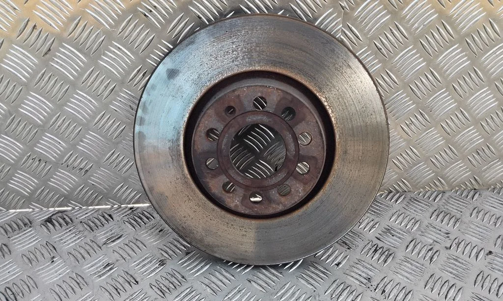 Priekšējais bremžu disks – labā
