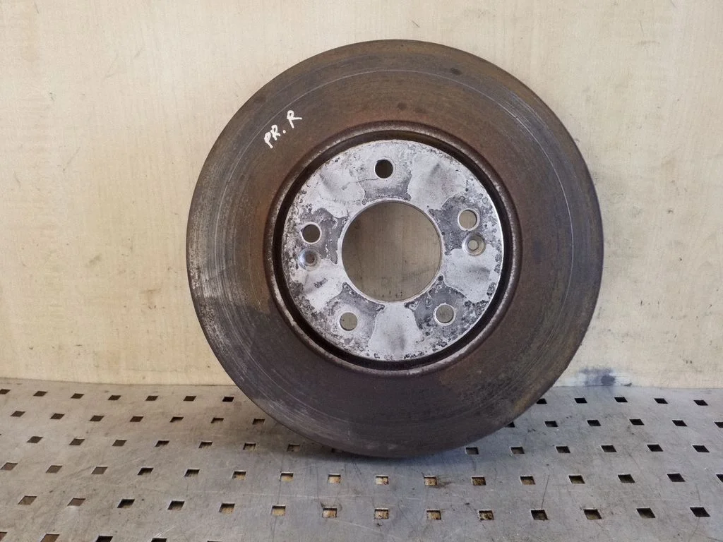 Priekšējais bremžu disks – labā