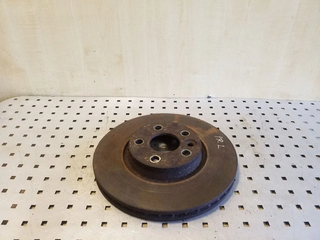 Priekšējais bremžu disks – priekšējā kreisā