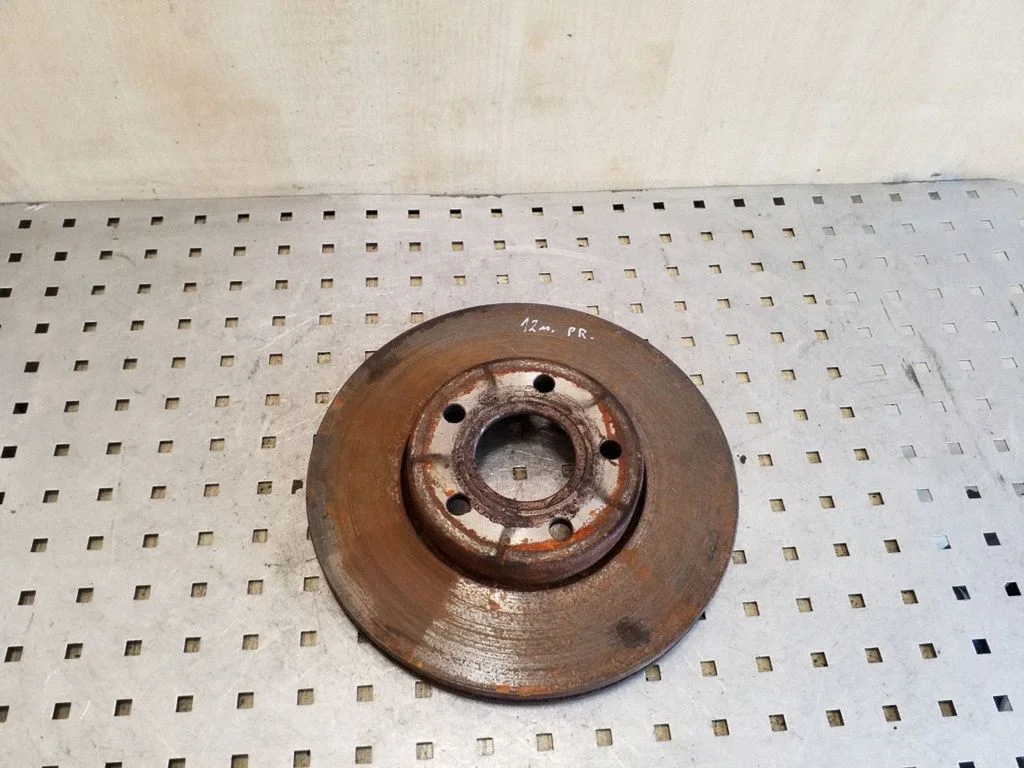 Esimene piduriketas – Ford Focus (2010-2017)