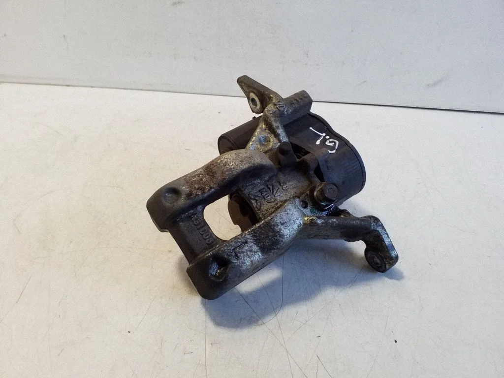 Rear brake caliper N31006