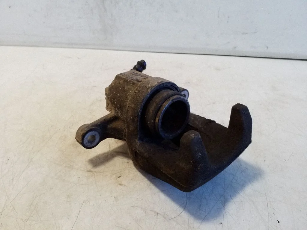 Tagumine pidurisadul 819585M07