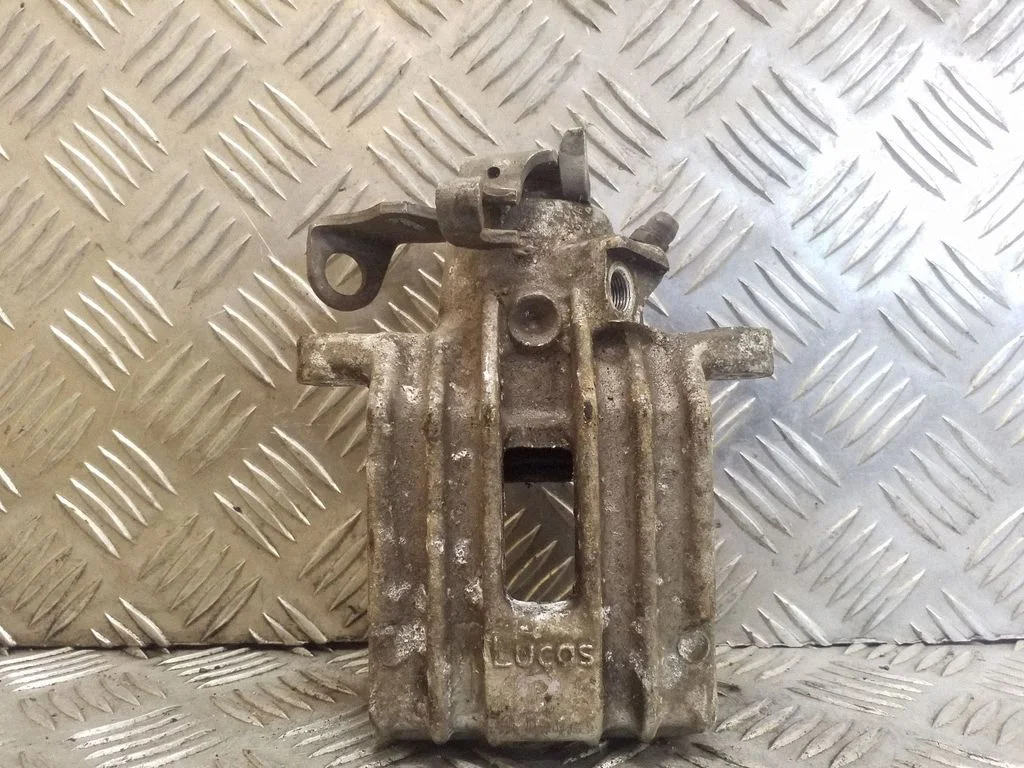 Tagumine pidurisadul LUCAS