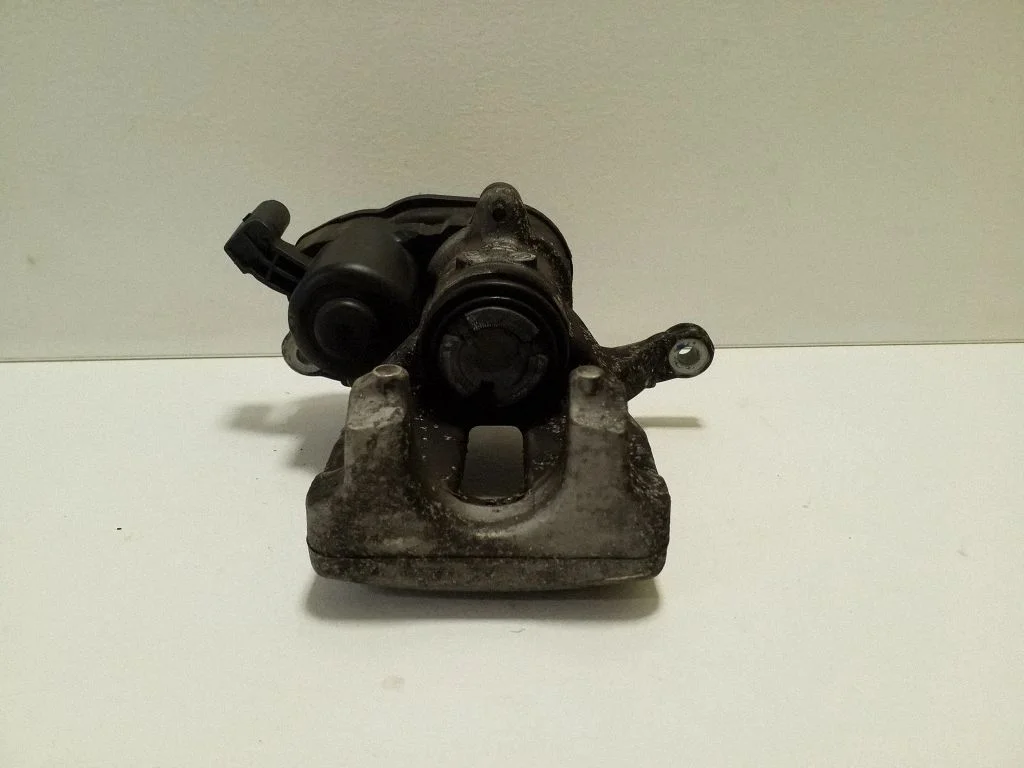 Tagumine pidurisadul 440006RA0B