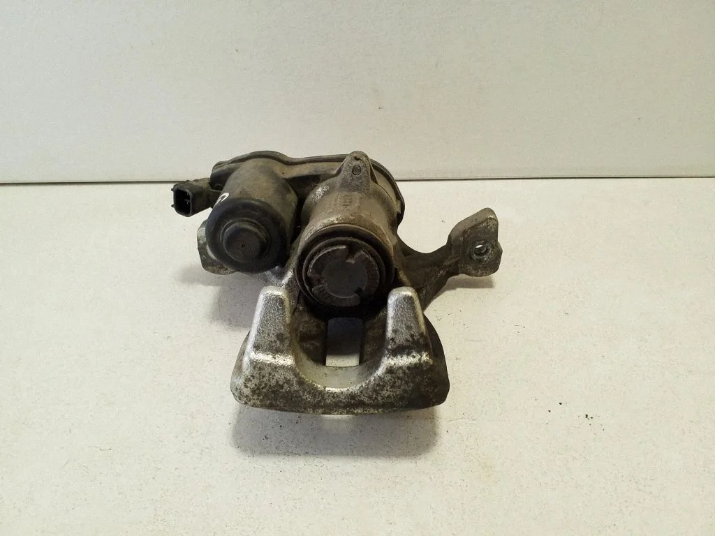 Rear brake caliper 46310F4011
